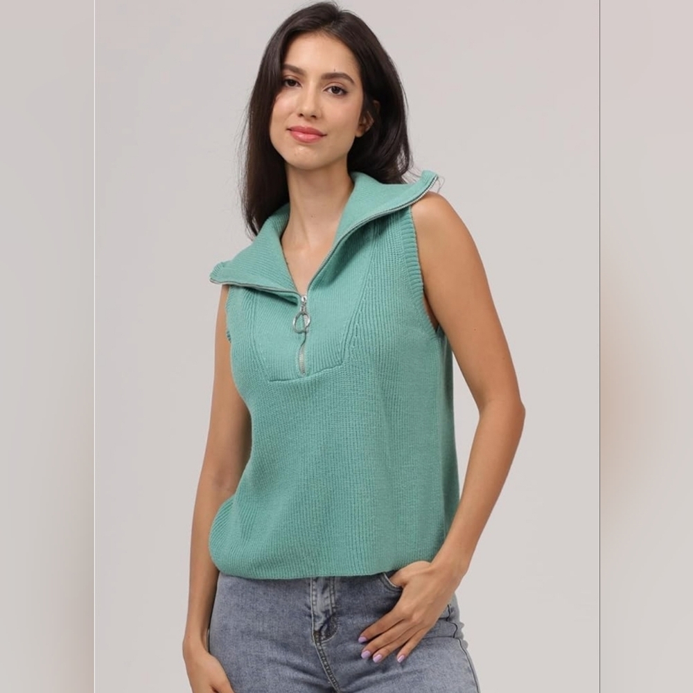 Women's Green Quarter Zip Knit Mock Neck Sleeveless Vest Sweater Sz Medium NWOT